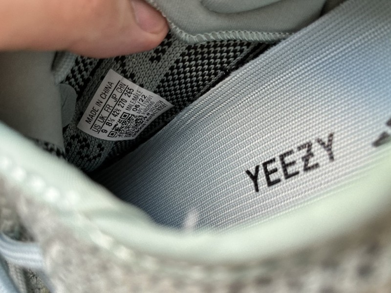Adidas YEEZY 350 V2 Boost