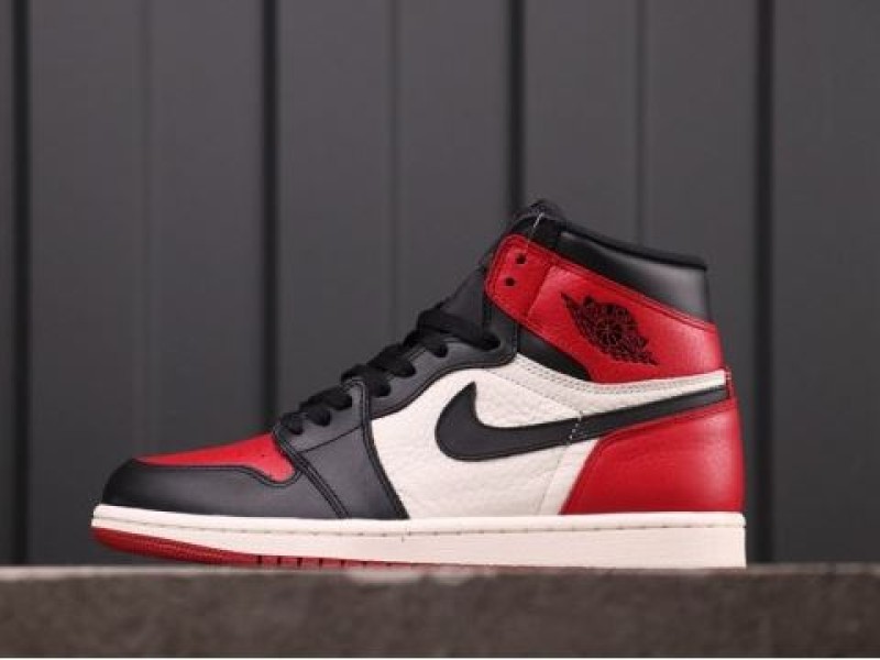 Nike Air Jordan 1 High Bred Toe