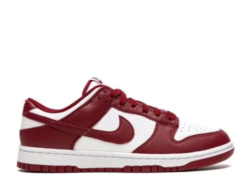 Nike SB Dunk Low burdeo con blanco