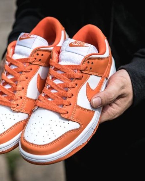 Nike SB Dunk Low naranjo con blanco - Tienda del Oso | Tienda de Zapatillas 